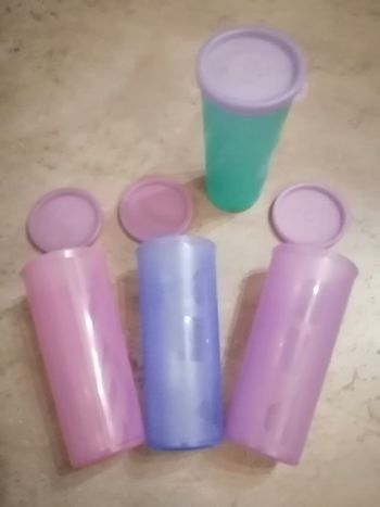 lot de 4 verres et leur couvercle Tupperware