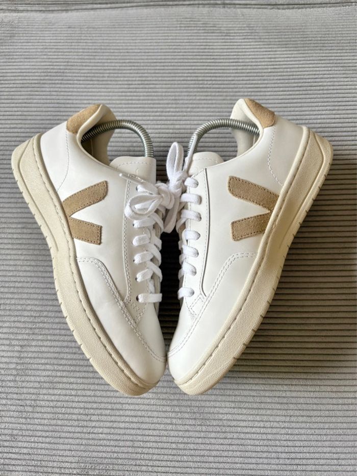 Chaussures veja V12 blanches et marrons / taille 39 - photo numéro 2
