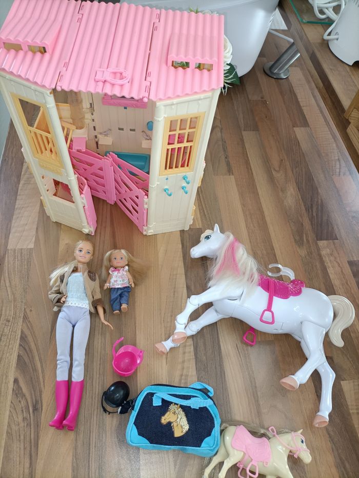 Écurie barbie avec 2 poupées, 2 chevaux et accessoires - photo numéro 6
