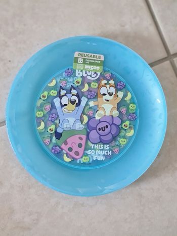Assiettes  plastiques  de bluey
