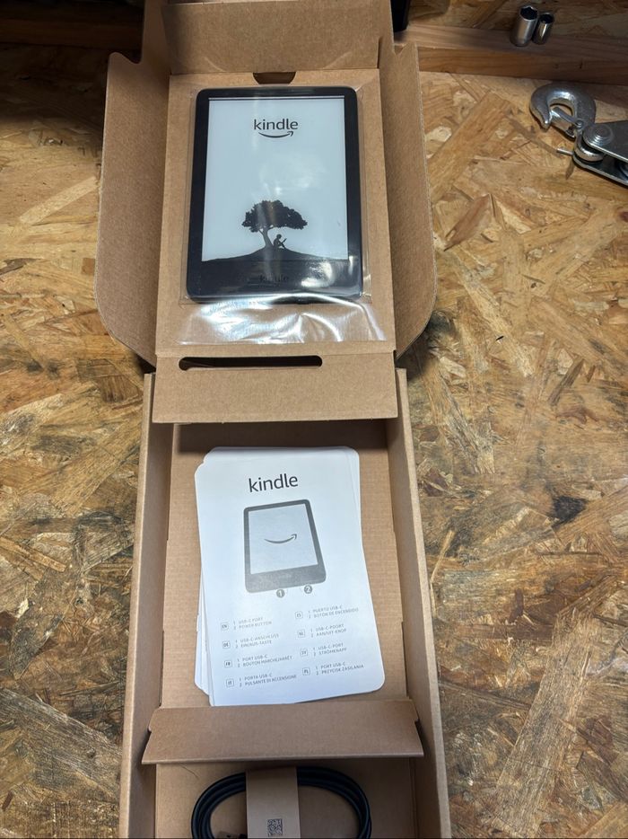 [N.E.U.F] Kindle 2022 11e génération noir - photo numéro 4