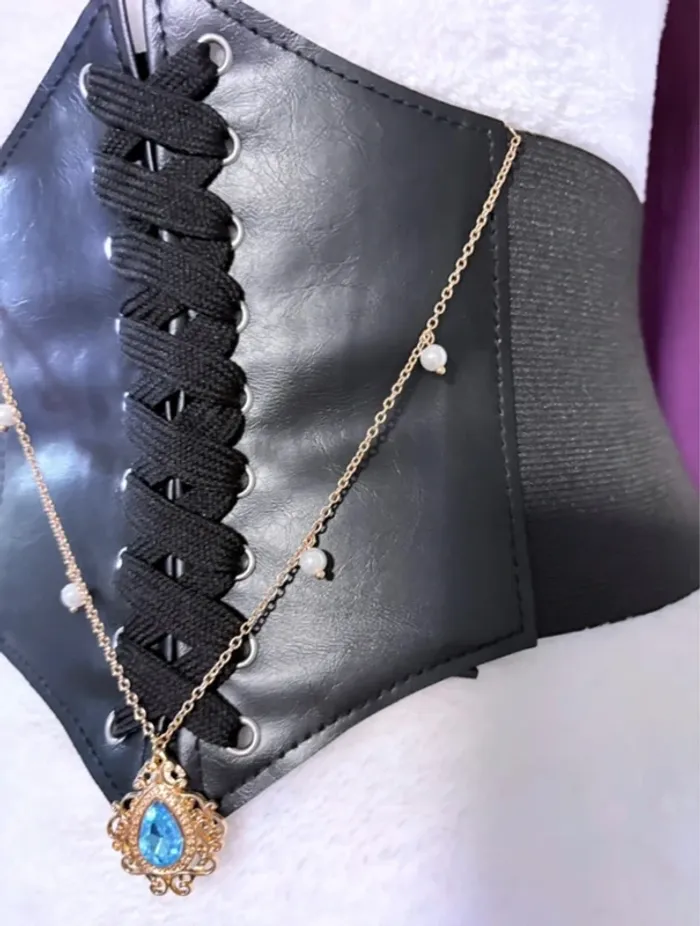 Serre taille corset ajustable avec chaîne et bijoux Witch doré - photo numéro 4