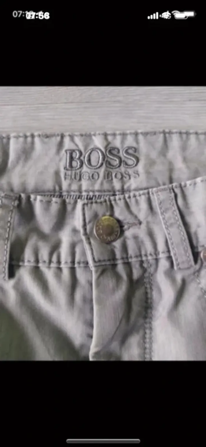 Pantalon Hugo Boss taille 40 - photo numéro 3
