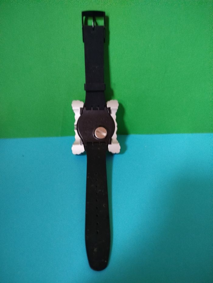 Montre Swatch portrait by Jeremy Scott - photo numéro 5