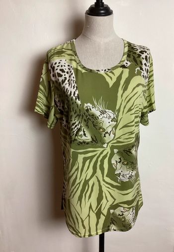 Teeshirt vert à motifs 40