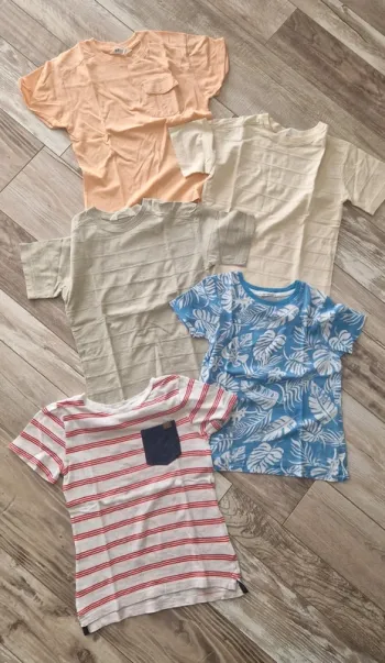 Lot 5 t shirts 6/8 ans