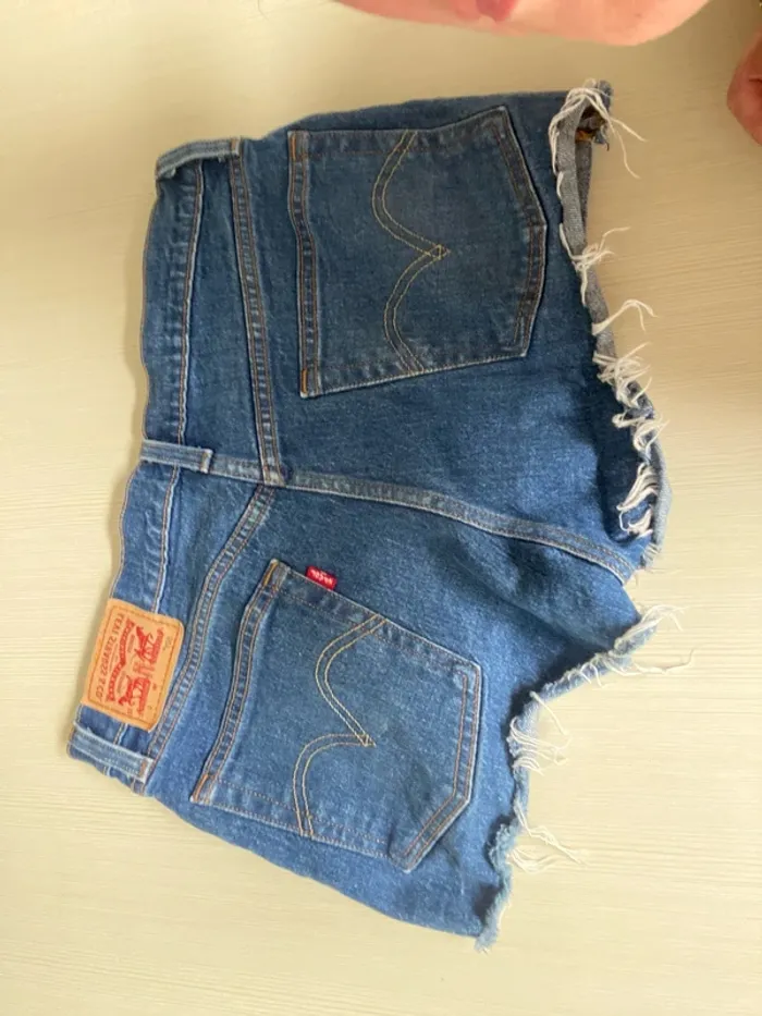 Short levis - photo numéro 2