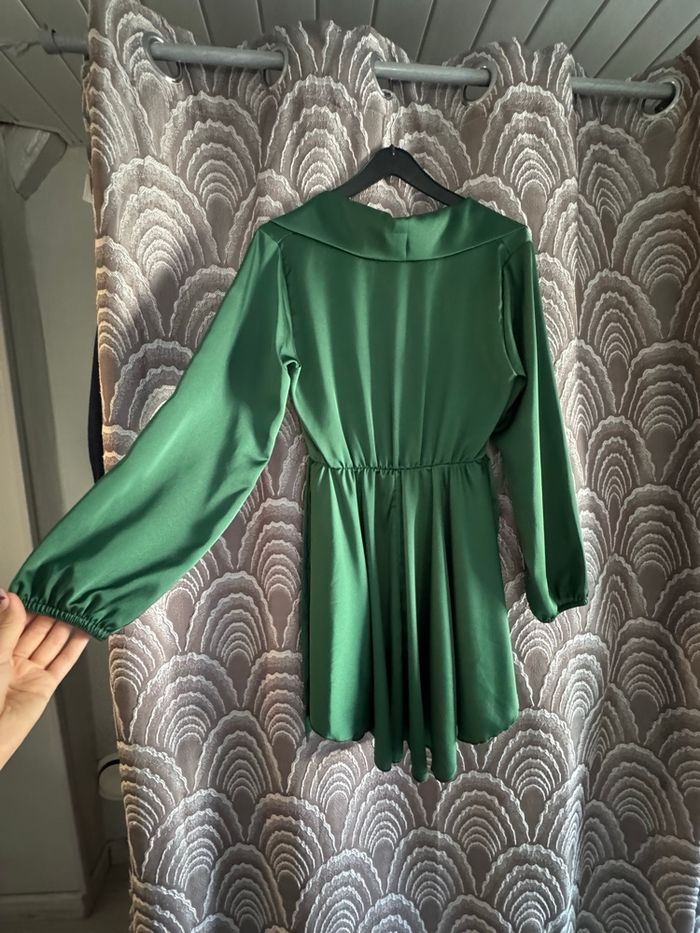 Robe satinée - photo numéro 2