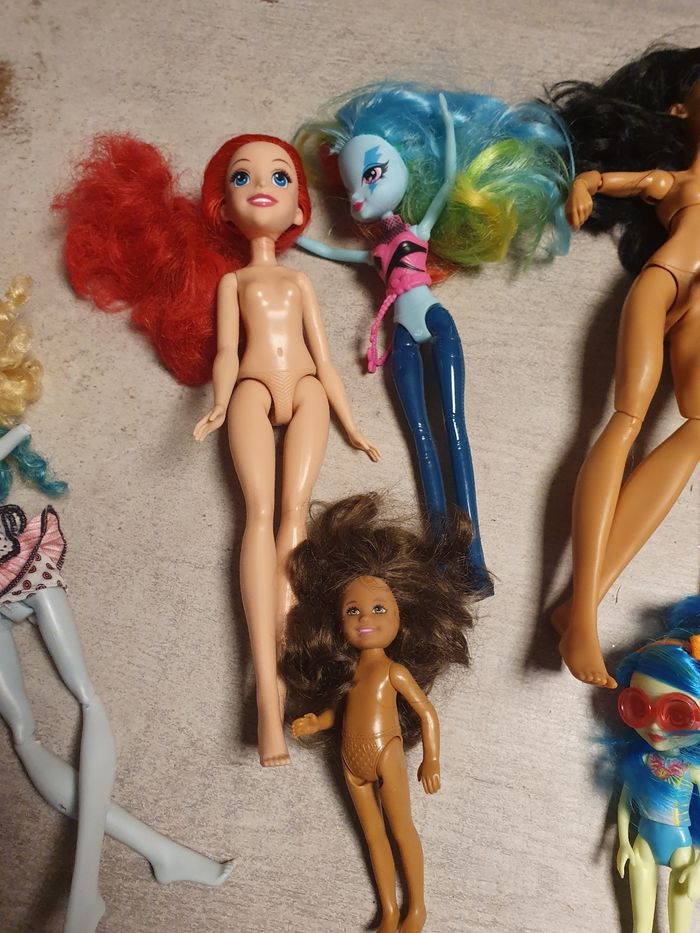 Lot poupées, barbies - photo numéro 3
