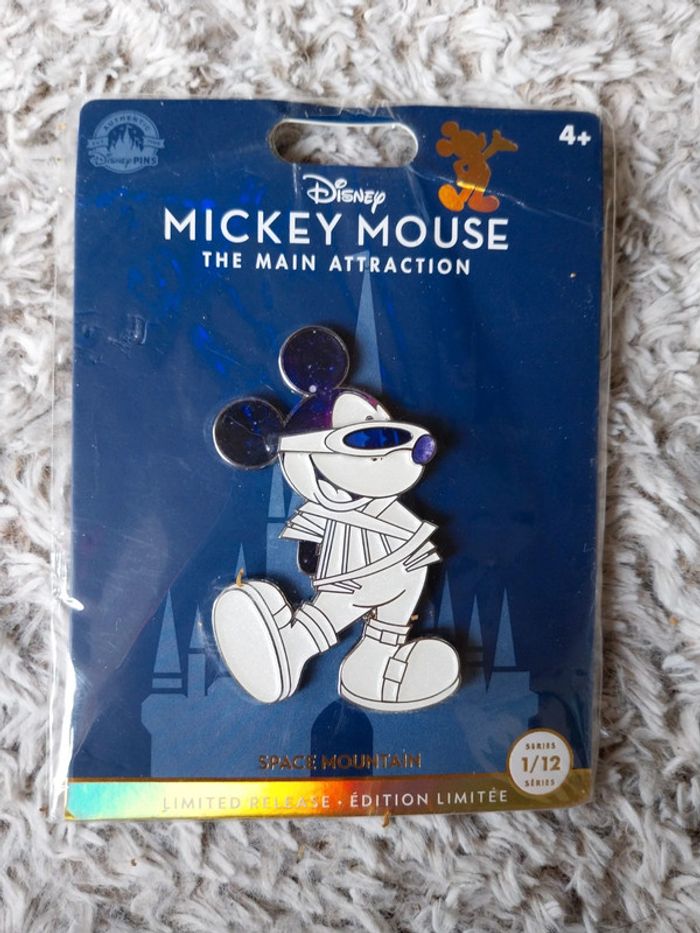 Pins Disney mickey the main attraction