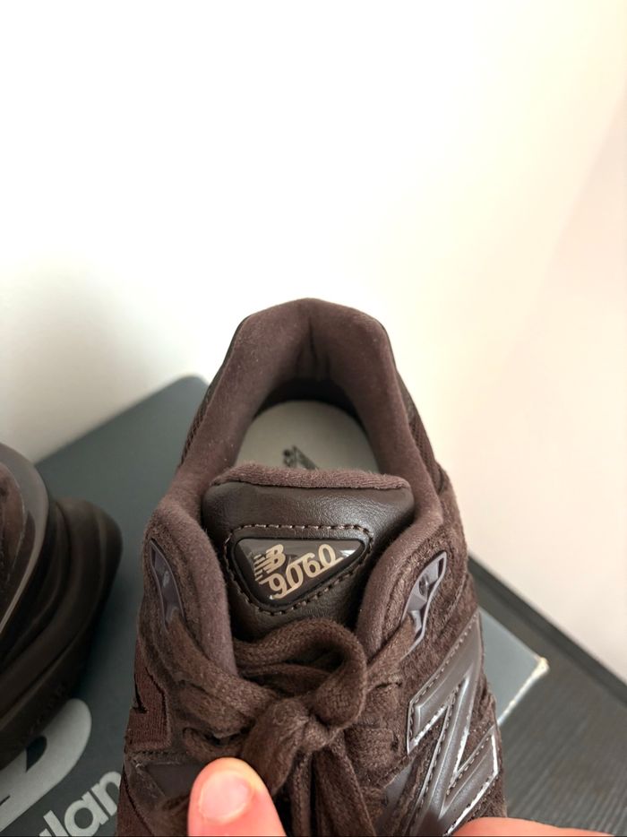 New Balance 9060 Full Brown / Marron - photo numéro 5