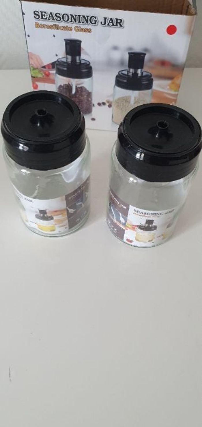 2 pots à  épices