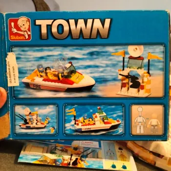Bateau secours en brique sluban town complet