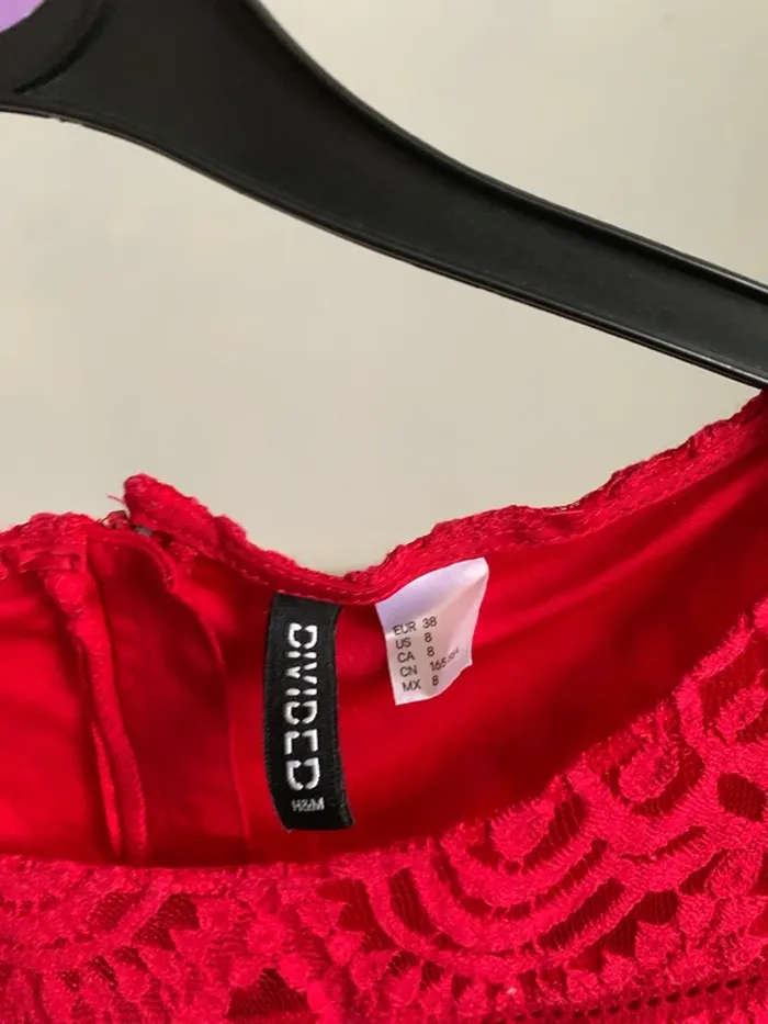 Robe rouge dentelle - photo numéro 5