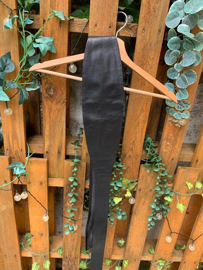 Ancienne ceinture en cuir de vachette - les 3 suisses taille s