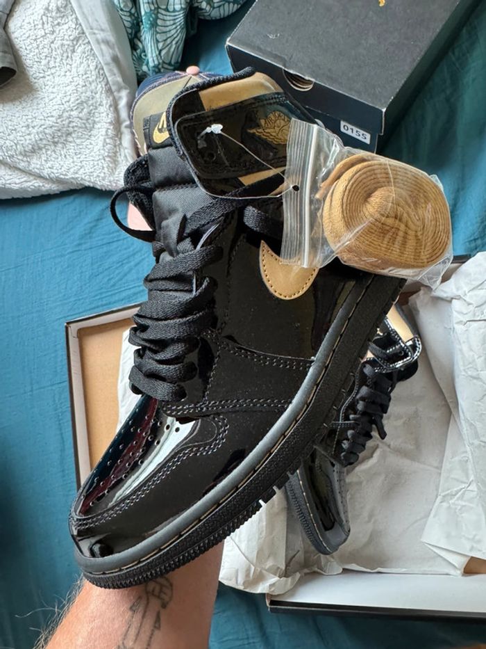 Jordan 1 haute rétro noir/doré 2020 - photo numéro 6