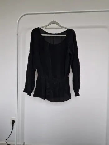 Blousse noir escada