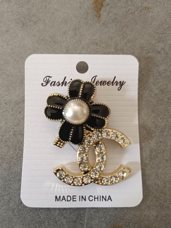 Broche