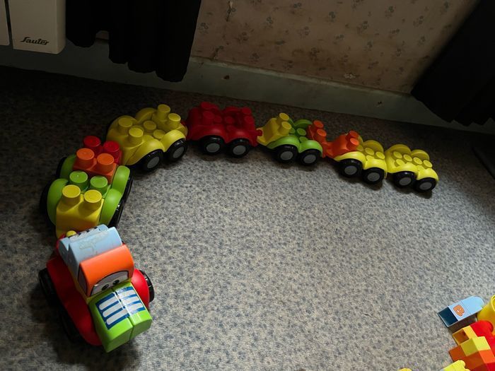 Lot de jouets - photo numéro 2