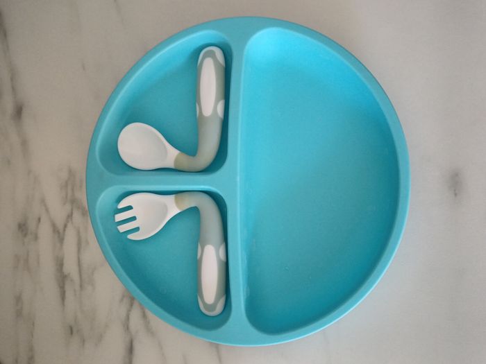 Assiette ventouse et couvert flexible - photo numéro 3