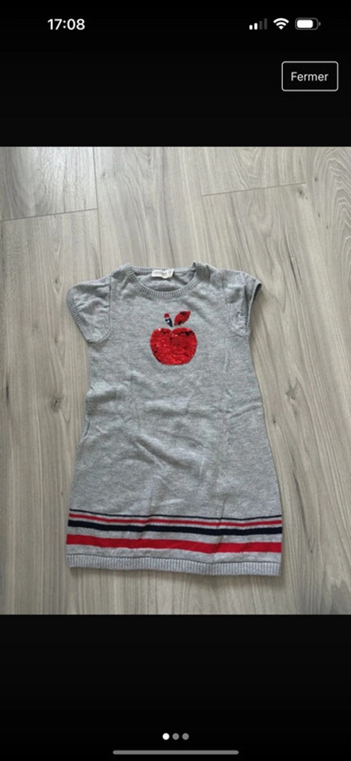 Robe fille orchestra 3 ans très bon état. Paillettes réversibles sur la pomme.