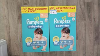 Lot de deux paquets de couches Pampers 