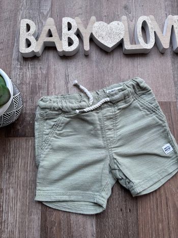 - Short H&M - 6 mois - Très bon état