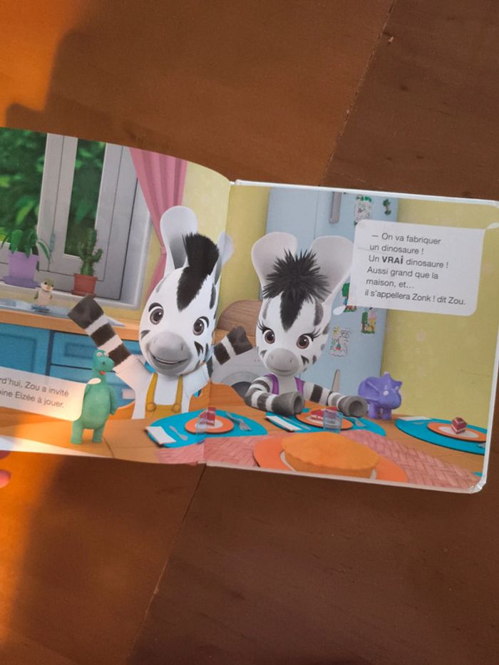 Livre le dino de Zou très bon état - photo numéro 4