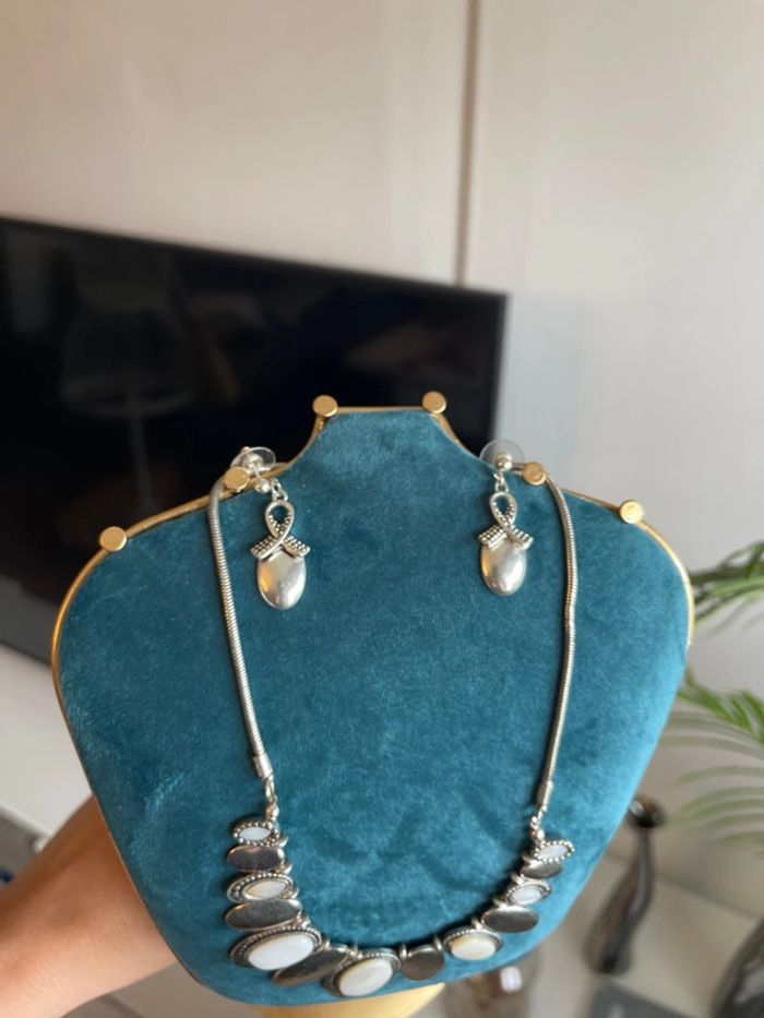 Collier - photo numéro 4