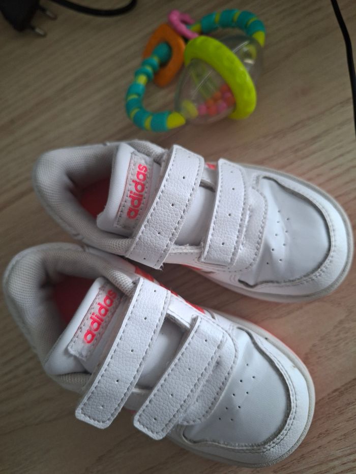 Basket fille Adidas  excellent état - photo numéro 2