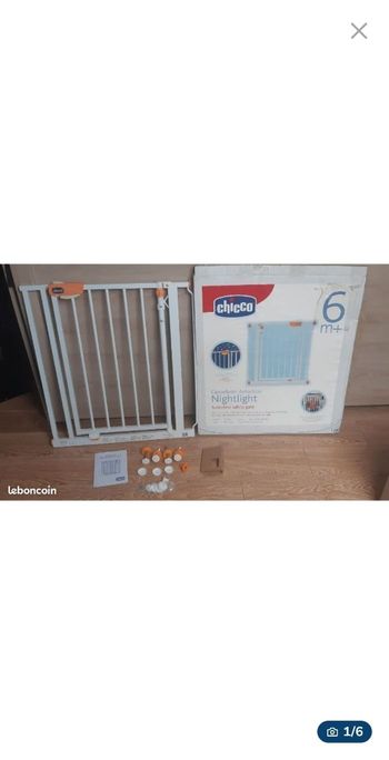 Barrière de sécurité enfant chicco night light 76-81 cm