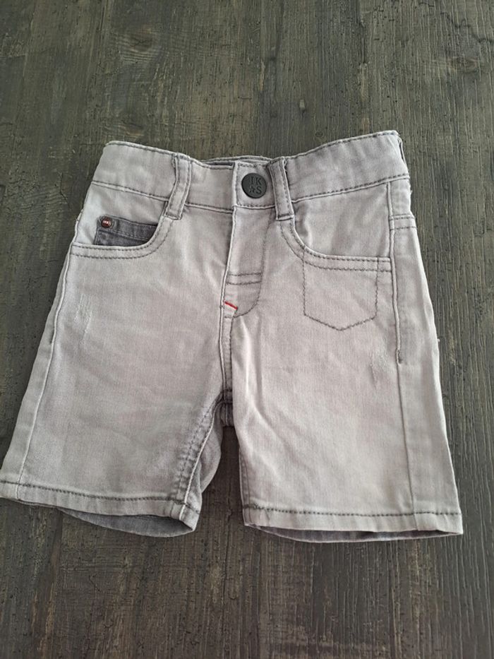 Short gris 6M ikks - TBE