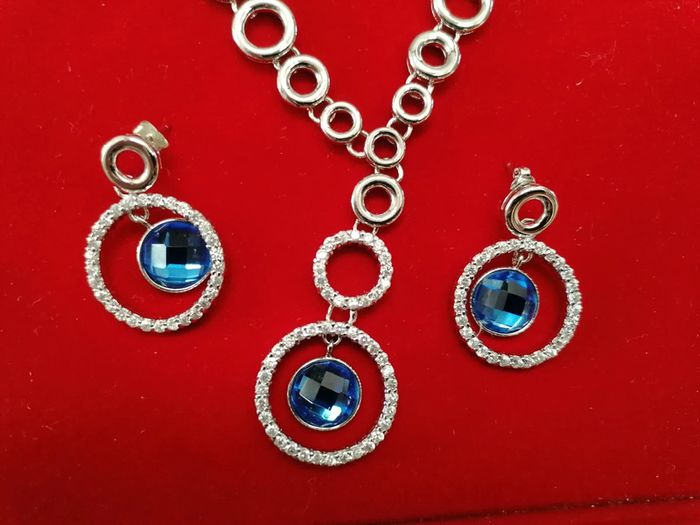 Parrure neuve, collier et ses boucles - photo numéro 3