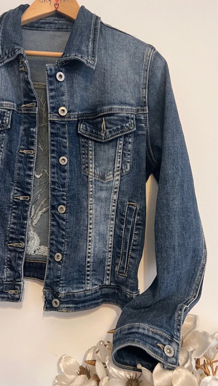 Superbe veste en jean dessin en sequins au dos 🤍🤍 - photo numéro 5