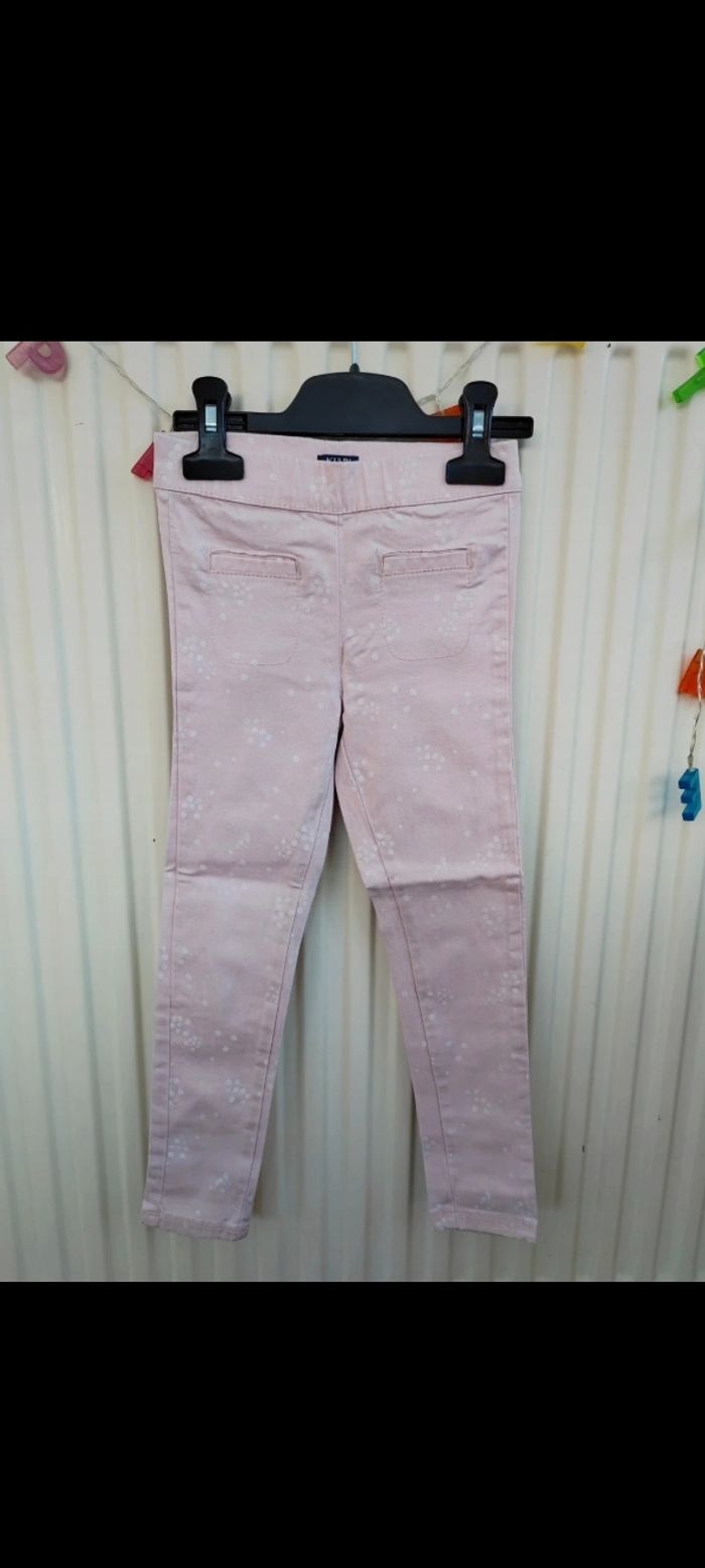 👖Pantalon slim rose à pois blanc 5 ans Kiabi