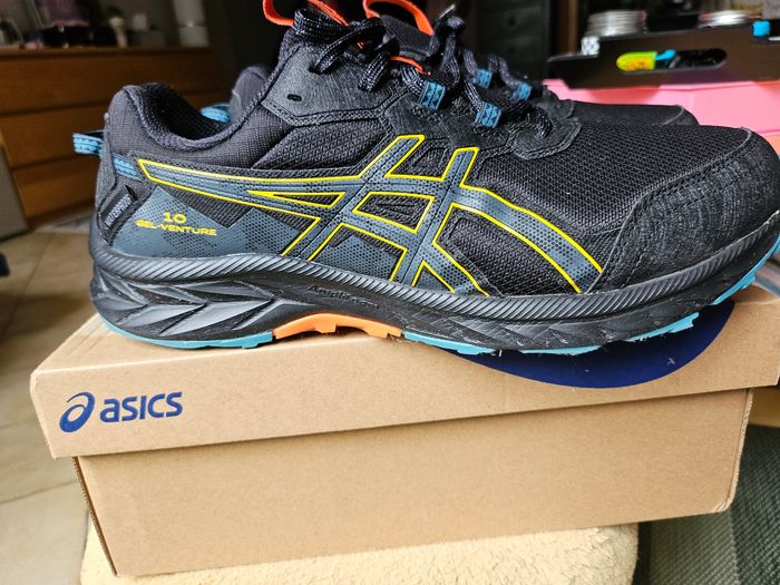 Superbes Shoes running/Taille Asics - photo numéro 2