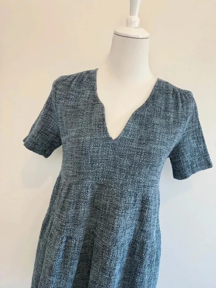 Robe Bash en coton bleue taille 0 donc XS super état - photo numéro 2