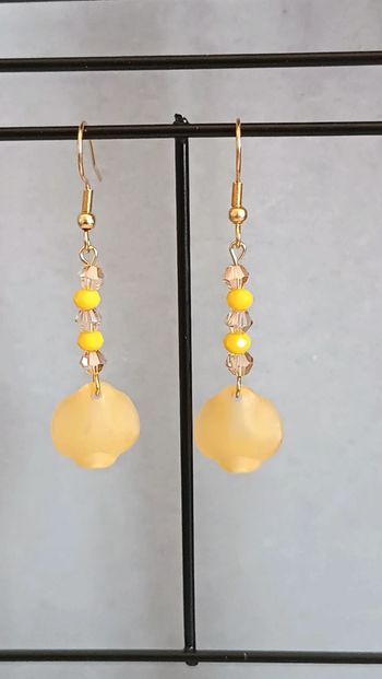 Jolie paire de boucles d'oreilles pendantes