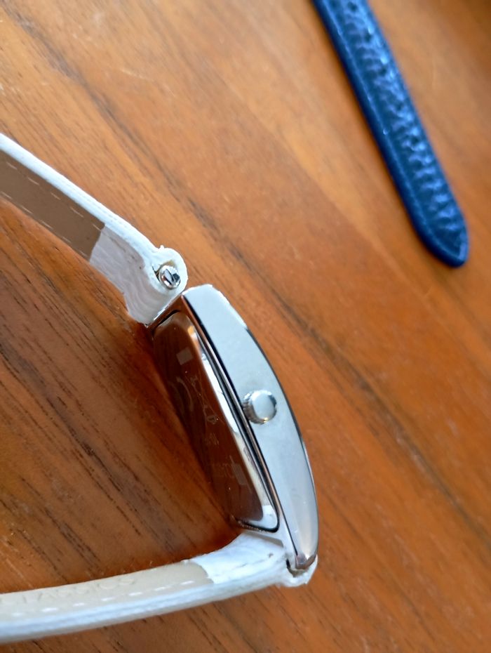 Lip Tank NEUVE, deux bracelets interchangeables - photo numéro 3