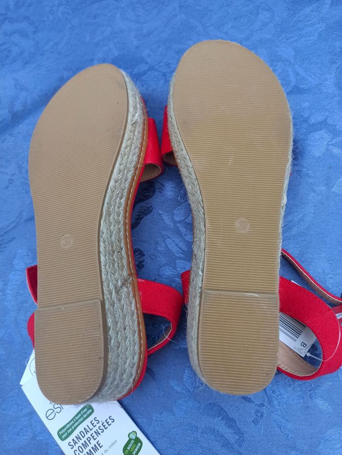 Sandales rouges femme semelles compensées taille 37 confortables - photo numéro 7