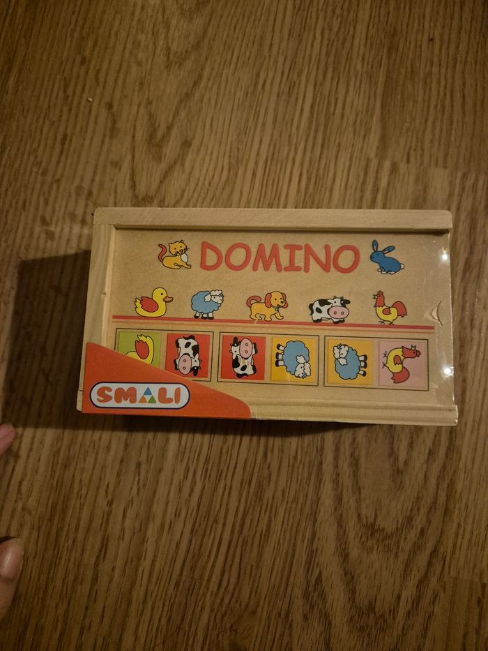 Domino en bois neuf