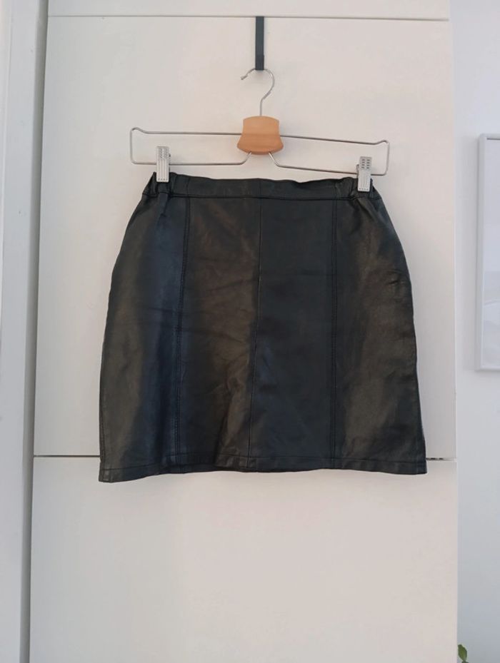 Mini jupe en cuir - photo numéro 2