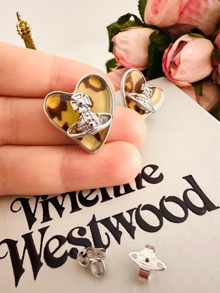🪐Boucles d’oreilles Vivienne Westwood - photo numéro 4