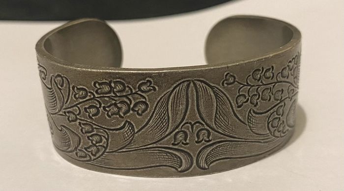 Bracelet usa manchette Salisbury pewter may