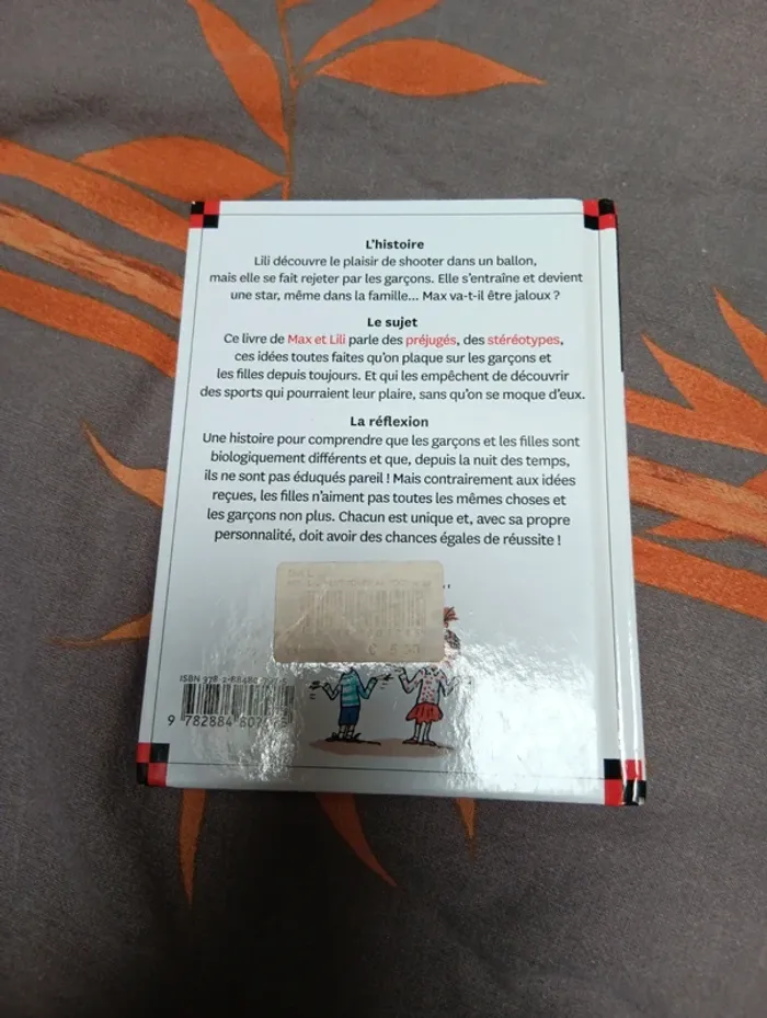 Livre Lili veut jouer au foot - photo numéro 2