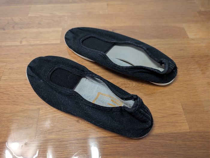 Chaussons de gym unisexe pointure 30 - photo numéro 3