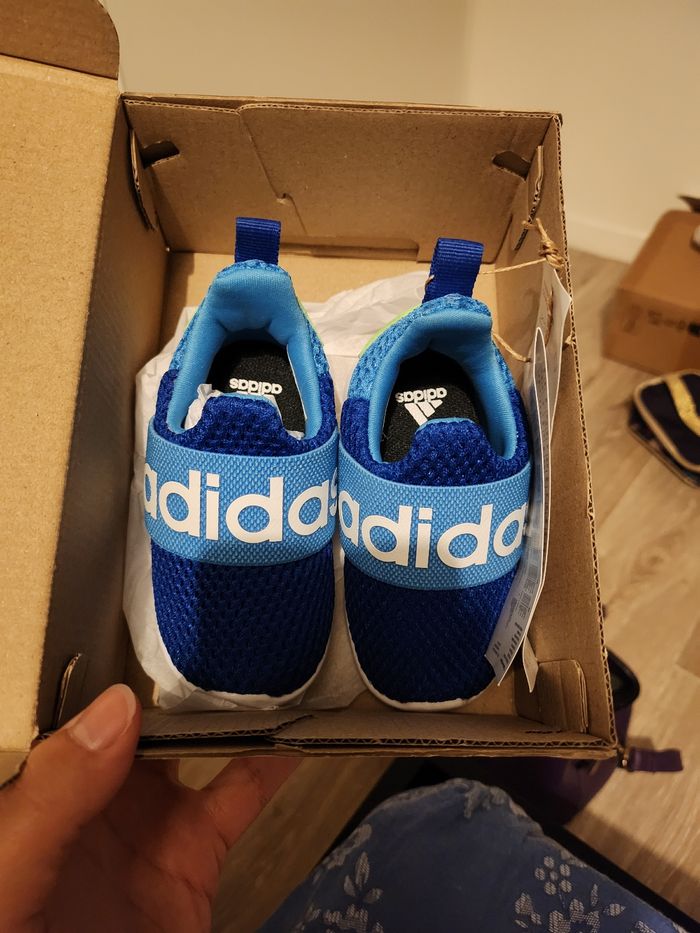 Basket adidas bébé