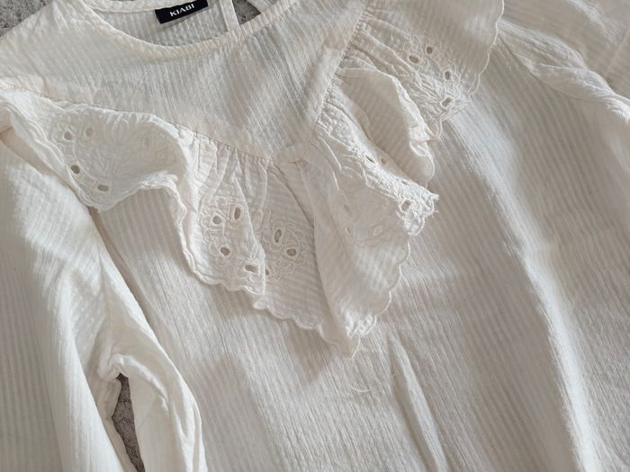 Chemise Kiabi blanche en 8 ans très bon état - photo numéro 2