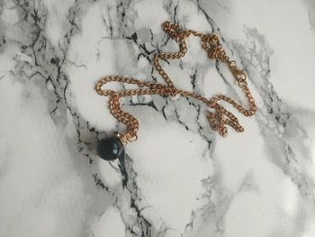 Collier doré perle noir vintage