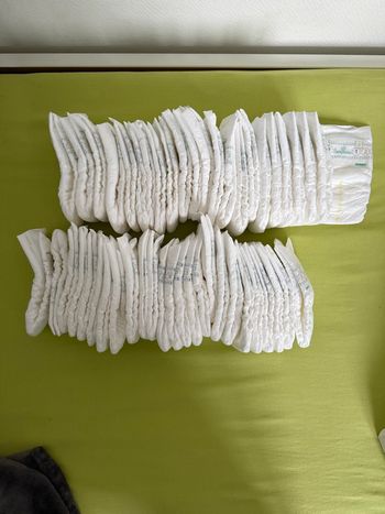 54 couches pampers premium protection